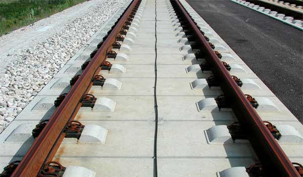 continuous welded rail track